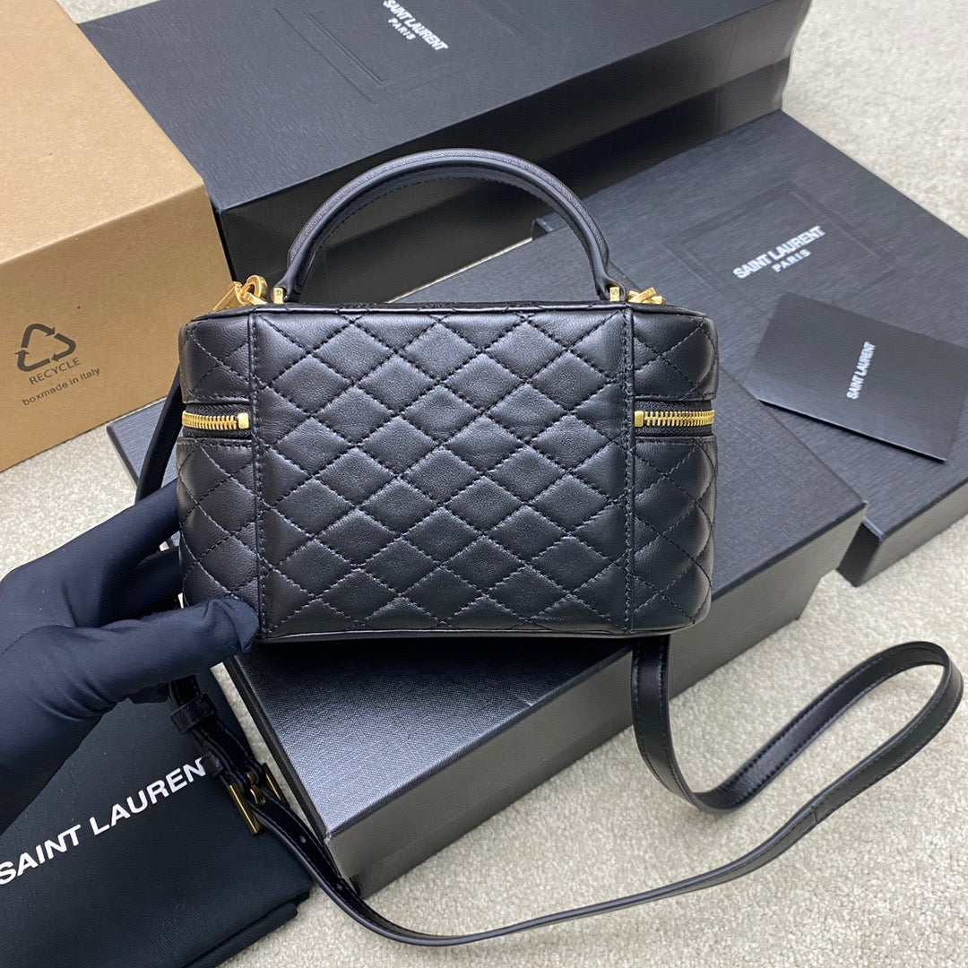 mini quilted box bag 843239106