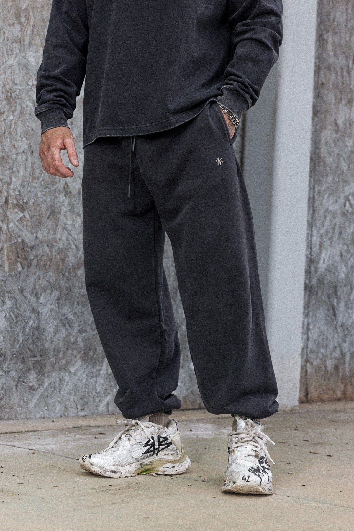 2069 - Elevated Essentials - Baggy Joggers