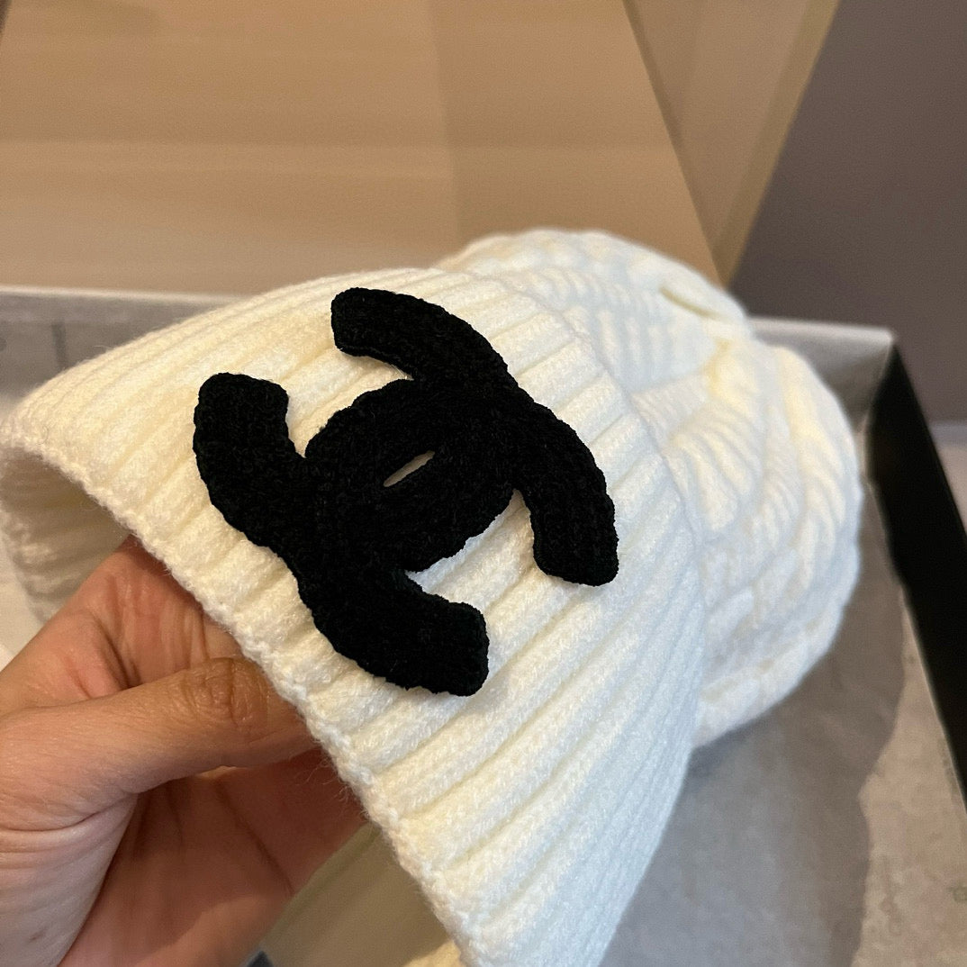 C/C 2-Piece Set Beanie and Scarf