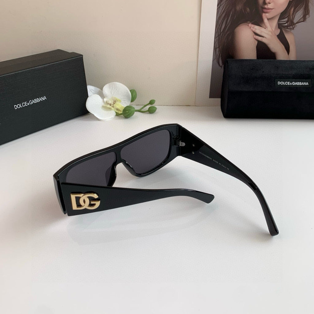 Bold Oversized Shield Sunglasses